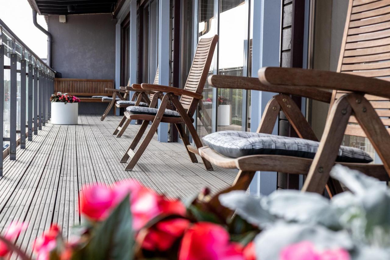 Hotel Kolumbs Liepāja Esterno foto