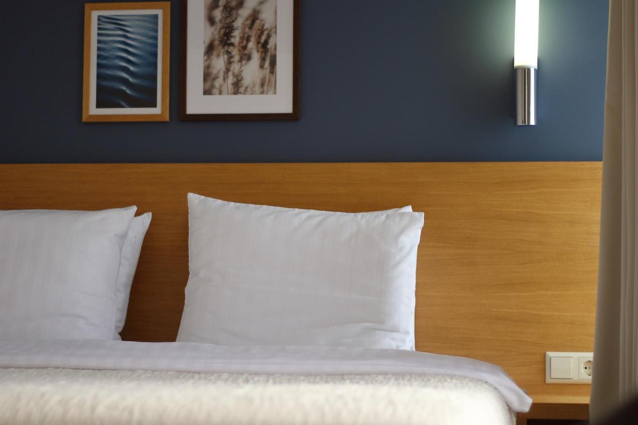 Hotel Kolumbs Liepāja Esterno foto