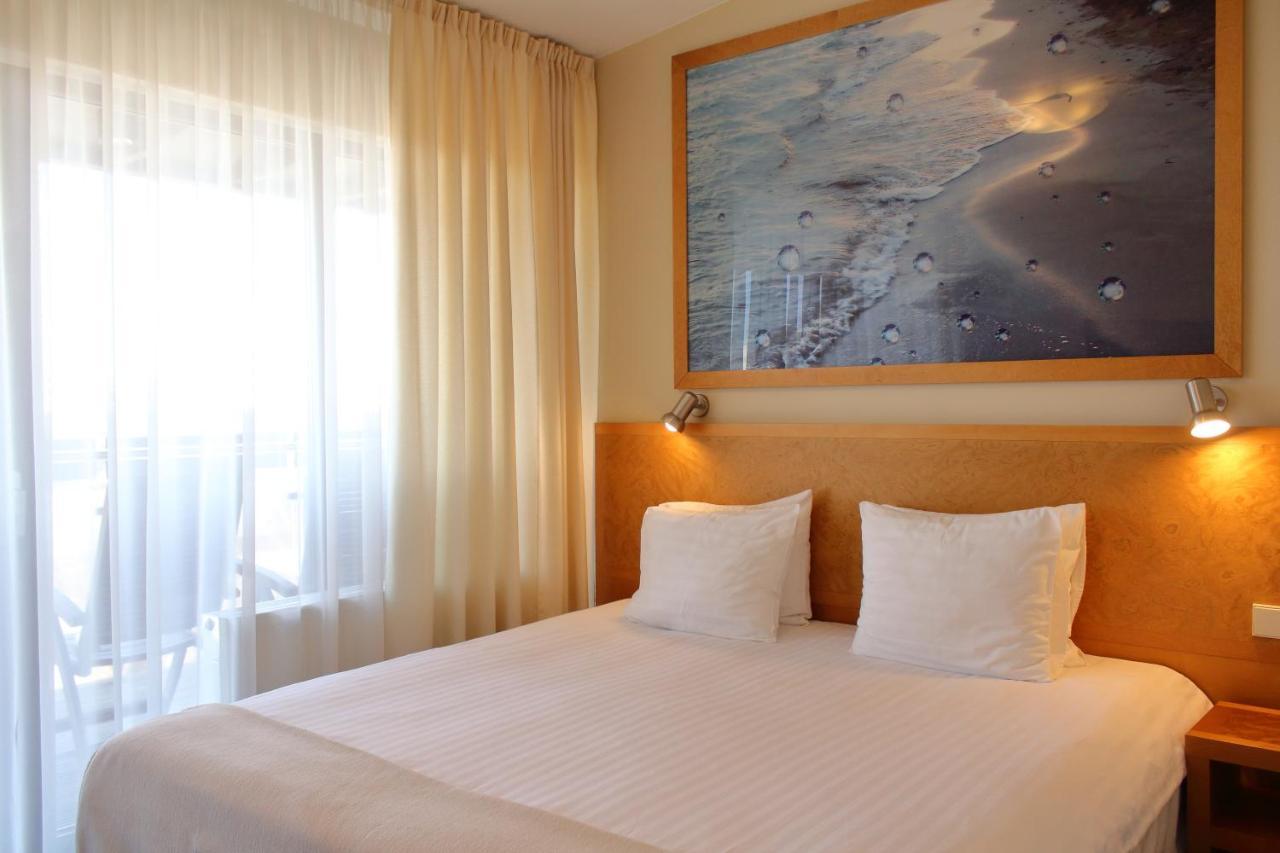 Hotel Kolumbs Liepāja Esterno foto