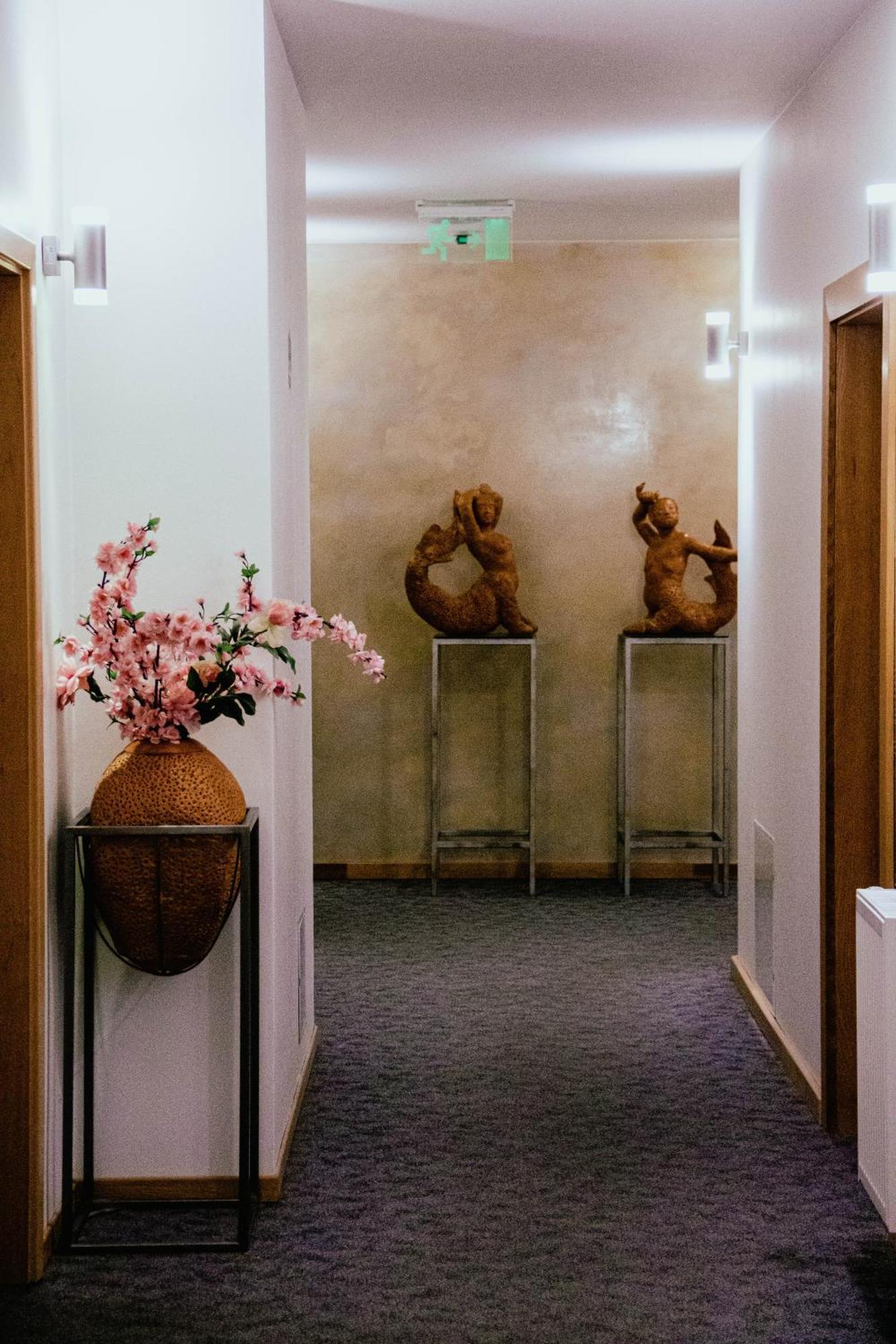 Hotel Kolumbs Liepāja Esterno foto