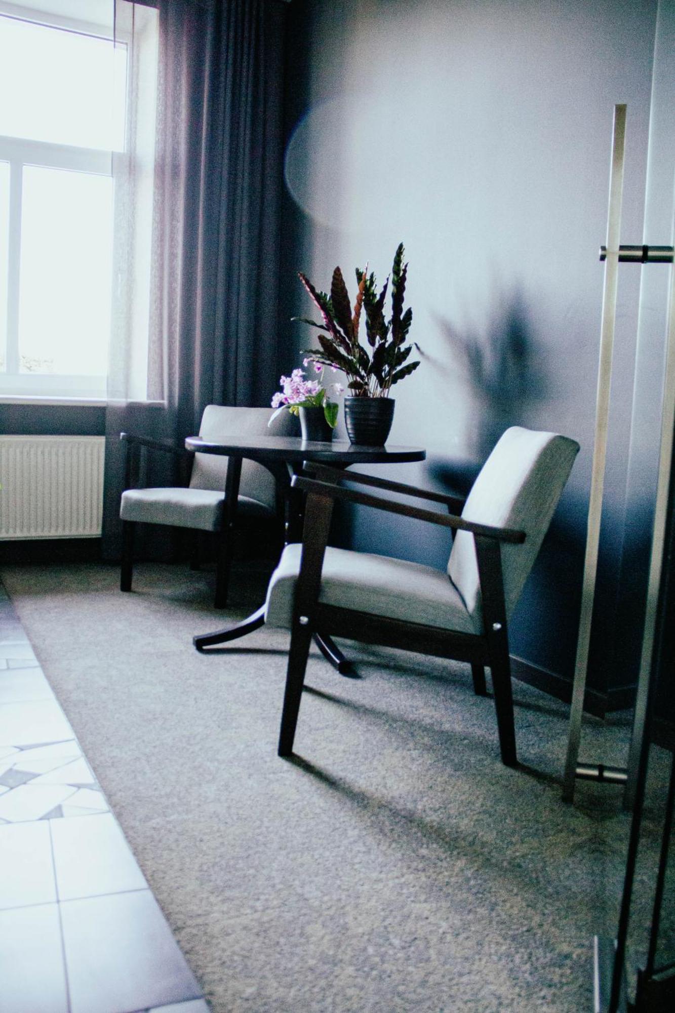 Hotel Kolumbs Liepāja Esterno foto