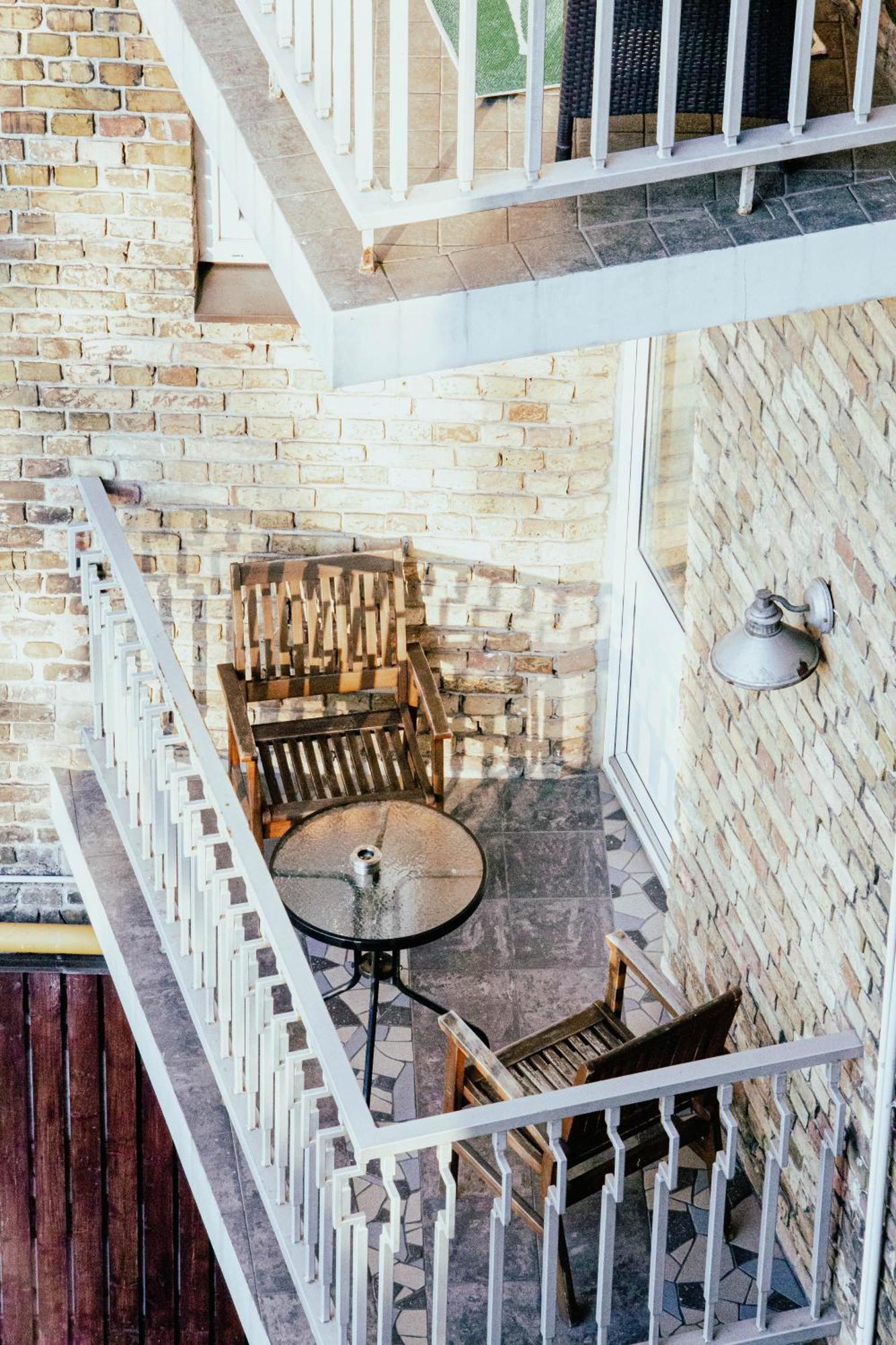 Hotel Kolumbs Liepāja Esterno foto
