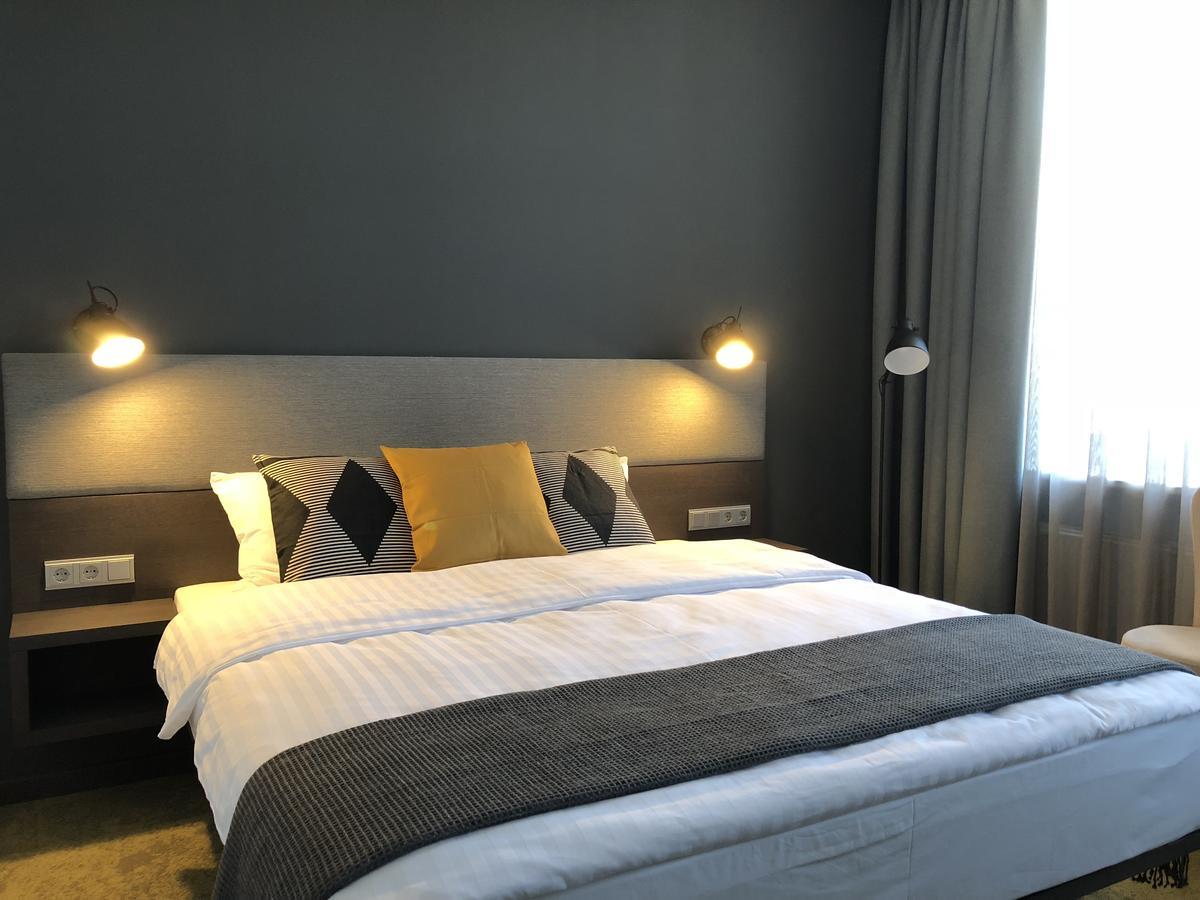 Hotel Kolumbs Liepāja Esterno foto